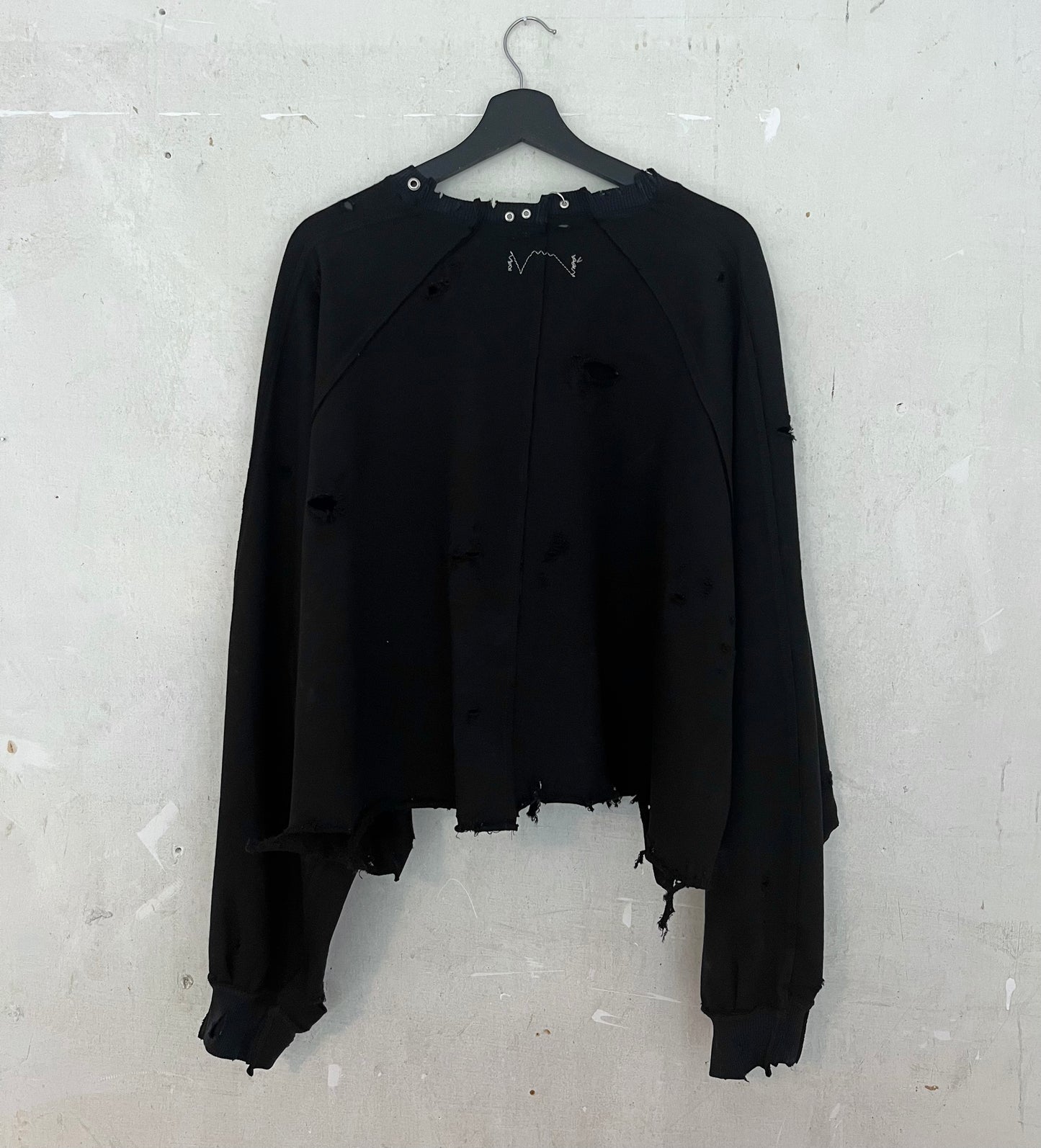 deconstructed longsleeve cropped